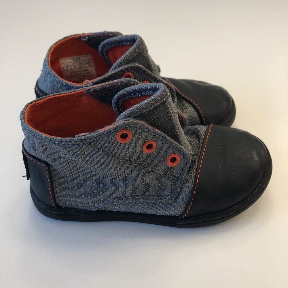 Toms High Top tennis shoes Toddler 7